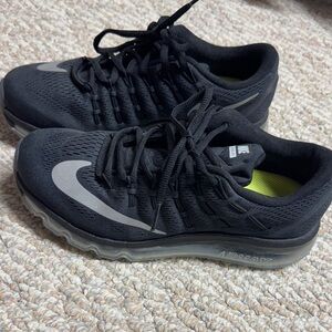 Women’s Nike Air Max 2016 Black and white Athletic running Shoes